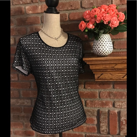 Vince Camuto Tops - Vince Camuto short sleeve blouse size large